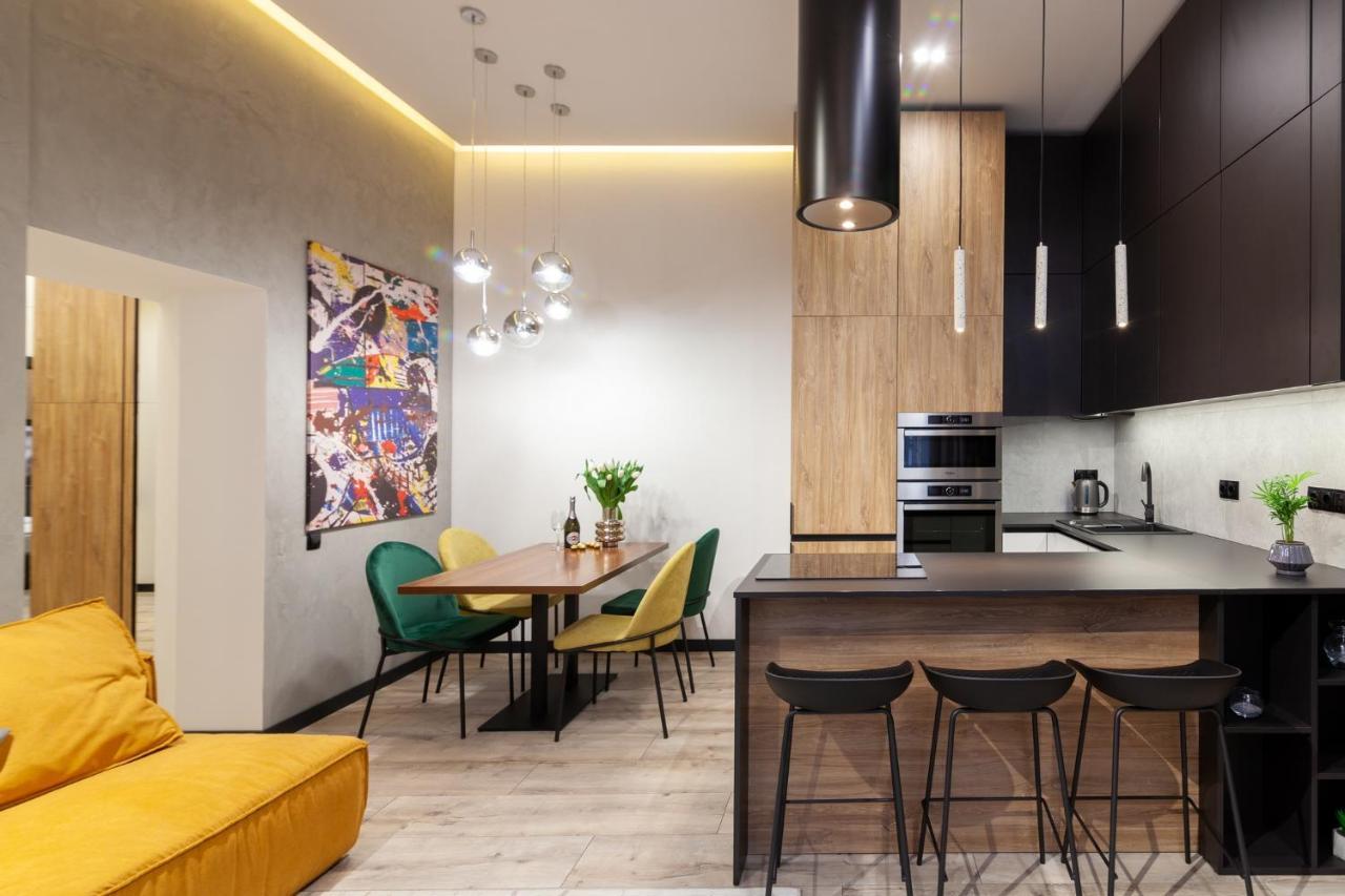 Royal Vip Apartment On Leontovicha 5 Lviv Luaran gambar