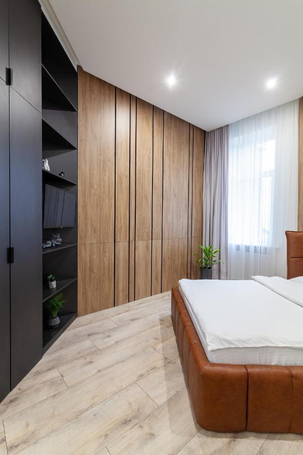 Royal Vip Apartment On Leontovicha 5 Lviv Luaran gambar