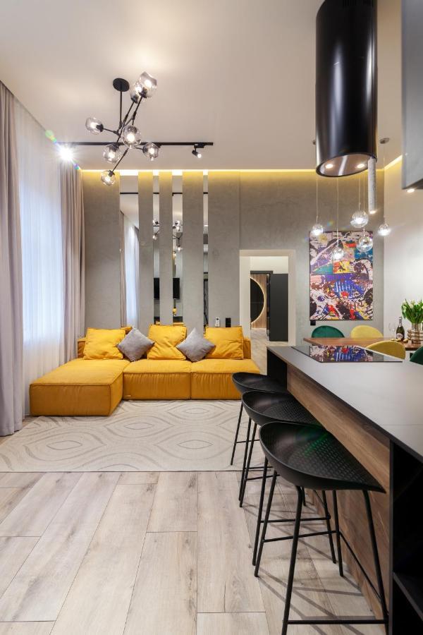 Royal Vip Apartment On Leontovicha 5 Lviv Luaran gambar