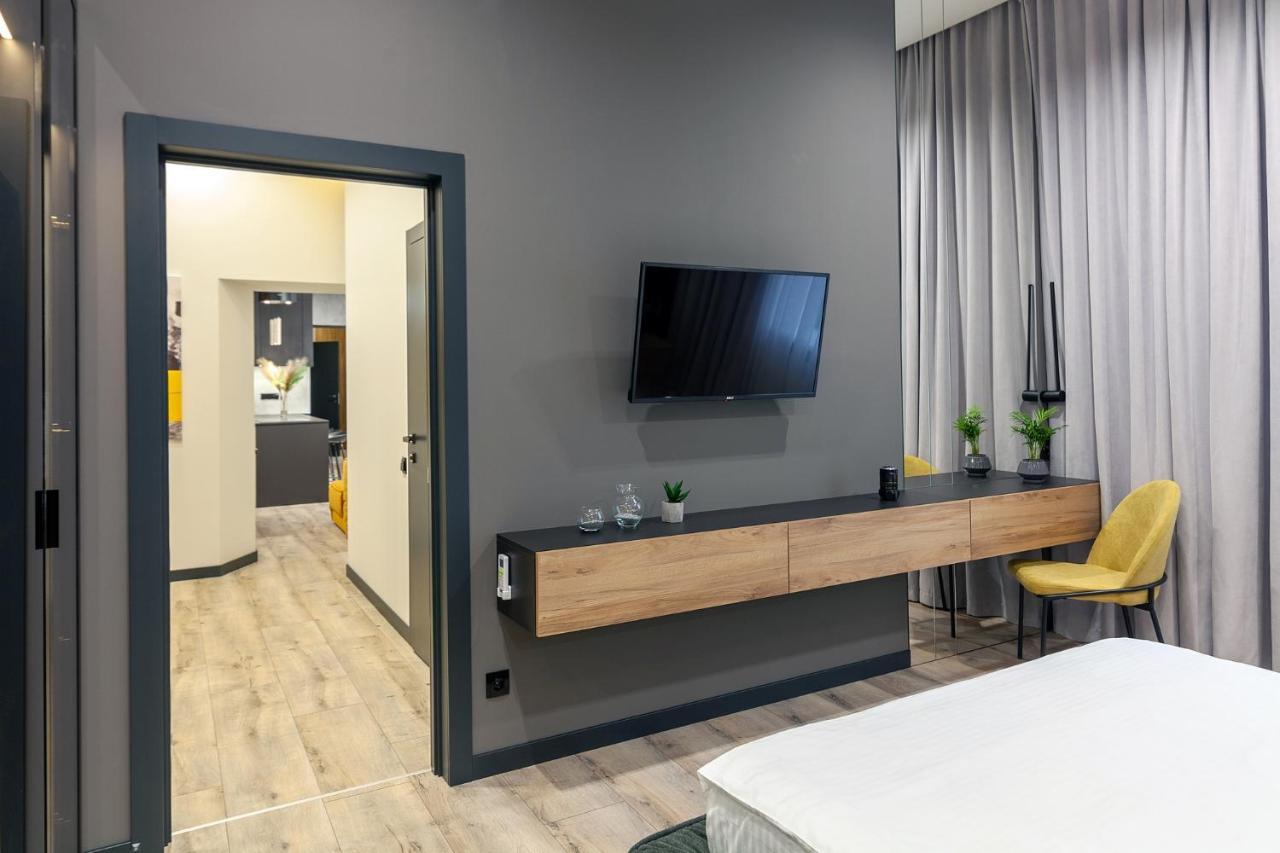 Royal Vip Apartment On Leontovicha 5 Lviv Luaran gambar