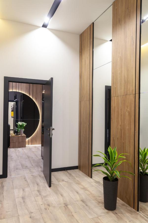 Royal Vip Apartment On Leontovicha 5 Lviv Luaran gambar