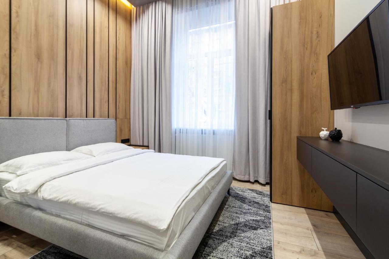 Royal Vip Apartment On Leontovicha 5 Lviv Luaran gambar