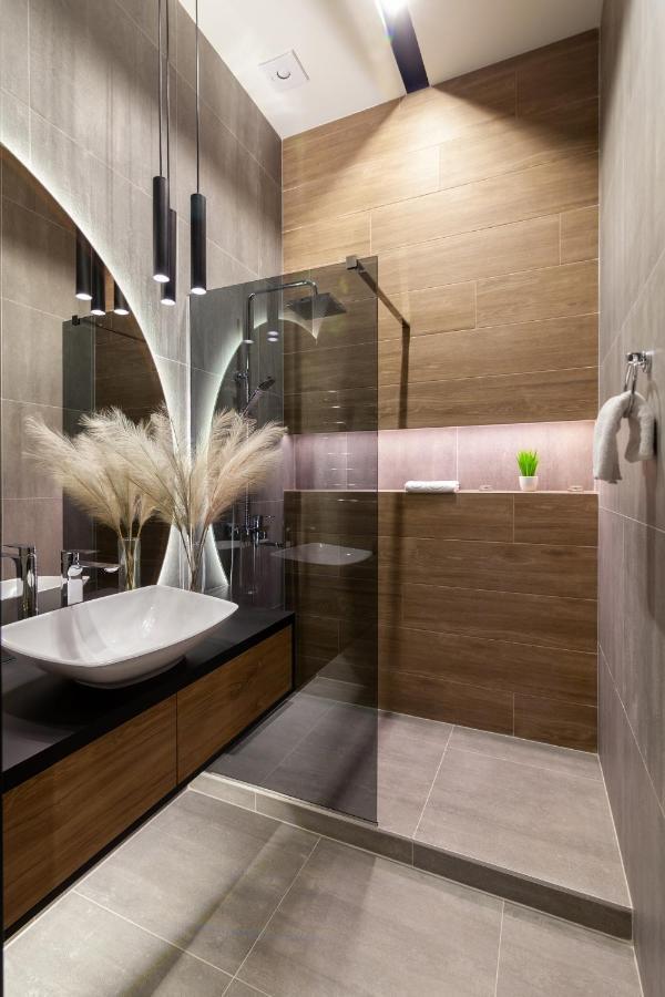 Royal Vip Apartment On Leontovicha 5 Lviv Luaran gambar