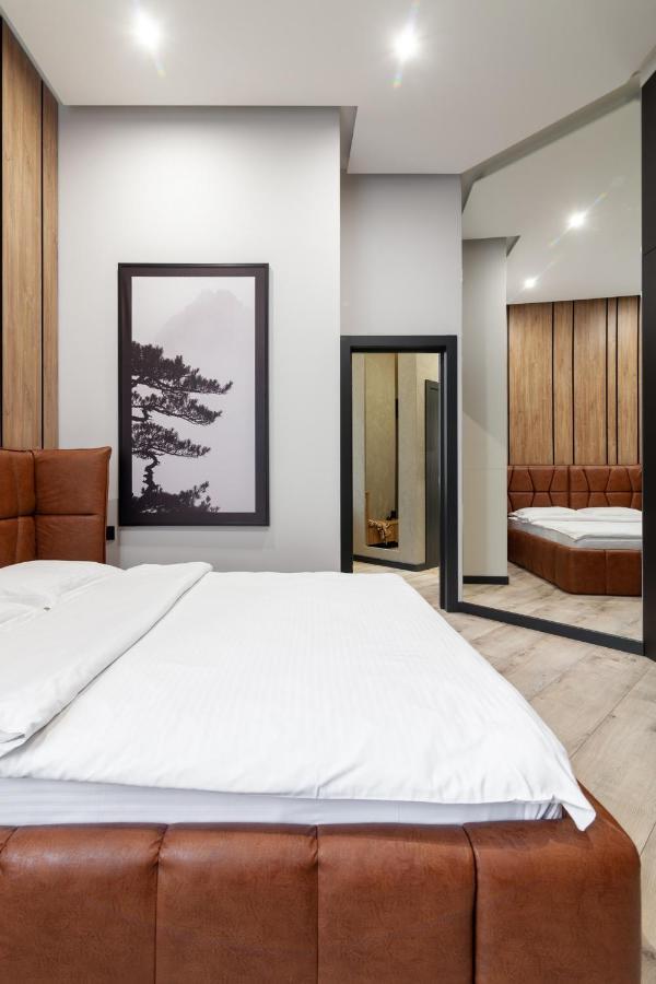 Royal Vip Apartment On Leontovicha 5 Lviv Luaran gambar