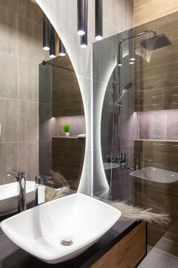 Royal Vip Apartment On Leontovicha 5 Lviv Luaran gambar