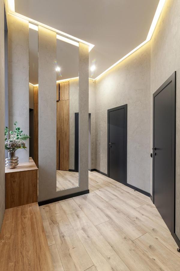 Royal Vip Apartment On Leontovicha 5 Lviv Luaran gambar